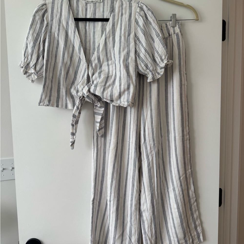 Abercrombie & Fitch Striped Cropped Pant Set - White and Blue